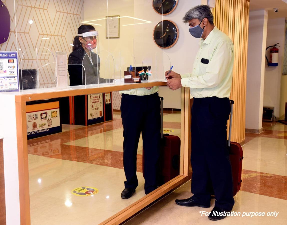 Oyo 81347 Amantran Hotel And Restaurant Kanpur Extérieur photo